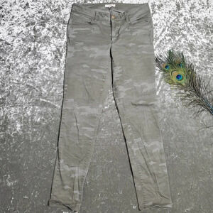 Loft Green Camo Print Pants Size: 6T